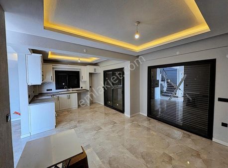 Mordogan Kamukentte Köşe 2.5 Kat Lux Vılla