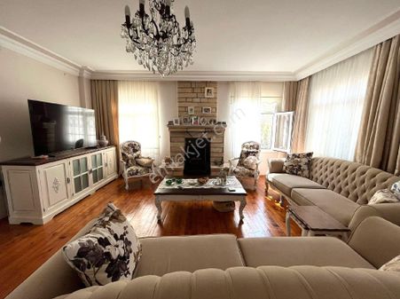 Redstone Fast Gayrimenkulden Mükemmel Konumda Villa