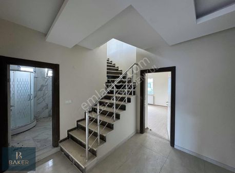 Baker'den Nilüfer Akçalar'da Göl Manzaralı 5+2 Lüks Dublex Daire