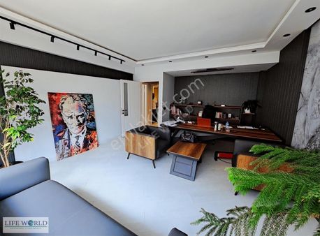 Bayrampaşa, Abdi İpekçi Caddesinde Temiz 3+1 Satılık Daire..