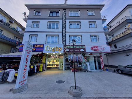 Sanatoryum Caddesi'nin En İşlek Yeri Kaçmaz 120m2 Satılık Dükkan