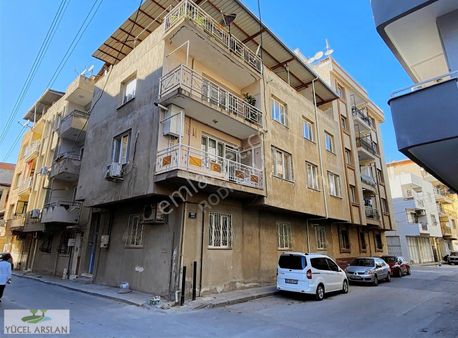 Bornova Yeşilovada Satılık 2+1 Köşe Daire