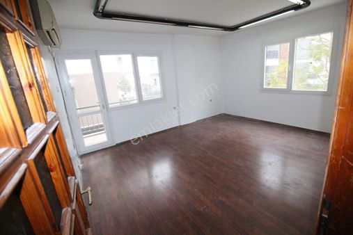 Arga'dan Menderes Cd. Üzeri 2+1 Kiralık Daire (işyeri)