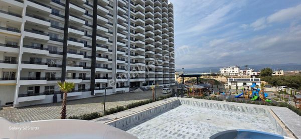 Royal Emlaktan Erdemli Tömük Mah Satılık 1+1 Yazlık Daire Havuz Manzaralı