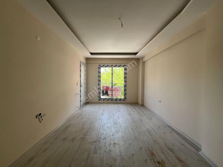 Gümüşpala Pazar Ve Çarşı Yakını Sıfır Ara Kat 3+1 Satılık Daire