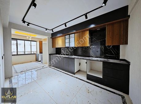 Kutlar'dan Bülbülzade'de Erdem Koleji Karşısı*2.5+1*lux Daireler