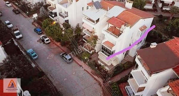 Ayvalık Sarımsaklıda Denize 50 Metre 2+1 Site İçi Bakımlı Daire