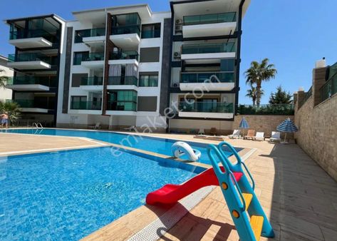 Kuşadası Değirmendere Mevkiinde 2+1 110m2 Yerden Isıtmalı Doğalgazlı Daire