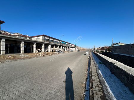 Bayrampaşa Toki 25 M2 / 40 M2 / 343 M2 2 Katlı Yola Cephe Dükkan