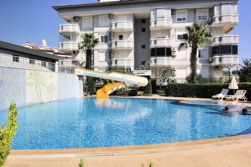 Oba'da Site İçerisinde 2+1 Havuzlu Eşyalı 110 M2 Satılık Daıre