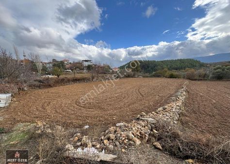 Muğla Yatağan Köklük'de Köyiçi 1672 M2 Satılık Tarla