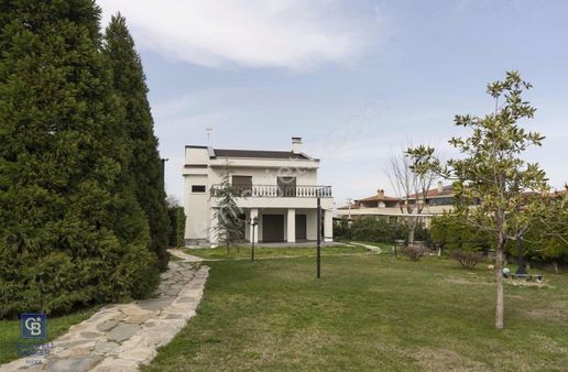 Hallaçlar Mah. Doğa Sitesinde 4.5+1 Satılık Lüks Villa