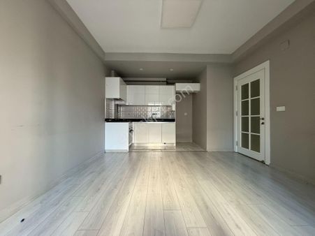 Toros Caddesinde 2+1 110 M2 Bağımsız Girişli Asansörlü Ofis(kdv Hariç)