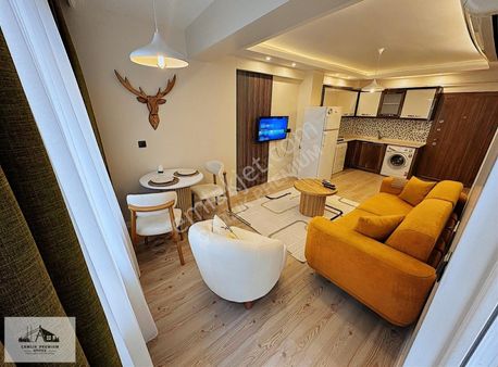 Değirmenönü'nde Satılık Lüks Konsept Eşyalı 1+1 Arakat Daire