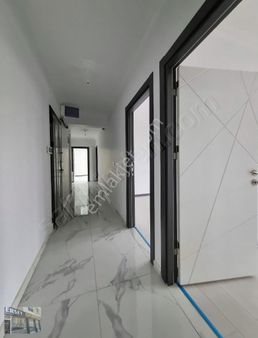 Şarhöyük Mahallesinde Satılık Özel Garajlı 2+1 Daire