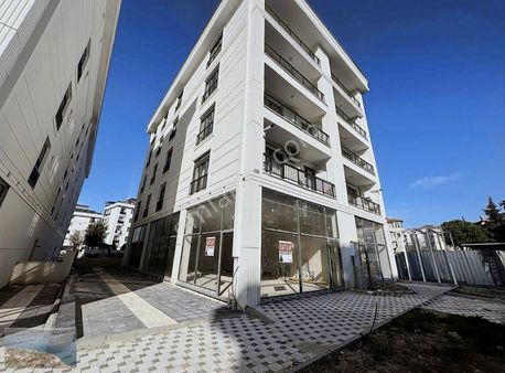 Büyükçekmece Atatürk Cad. Cadde Üzeri Satılık 175 M2 Dükkan!