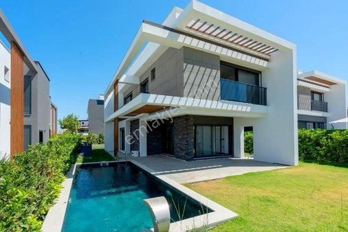 **rs Netten** Özel Havuzlu Müstakil 4+1 Bahçeli Villa