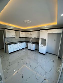 Çamlıca Mahallesinde Geniş Asansörlü 2+1 Satılık Daire