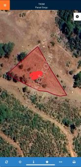 Stoptan Nifte *yolu Ve Çeşmesi Olan* 1954m² Tarla