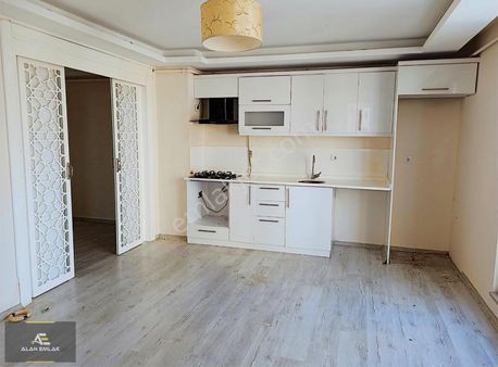 Yeni Mah.atakent Durağı Ve Sinop Yolu Arasında60 M.kiralık 1+1