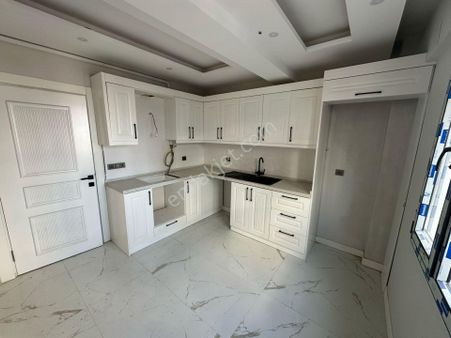 🏠rota Gayrimenkul'den İstasyon Mahallesi'nde 2+1 Ultra Kapalı Mutfak Satılık Daire 🏠