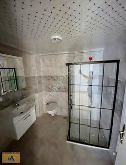 Adnan Menderes Caddesinde 3+1 Ara Kat Yeni Daire