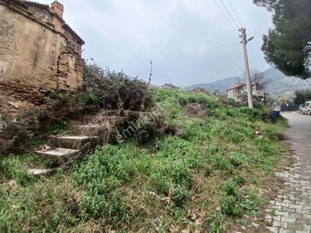 Köy İçi Kargir Dükkan Ve Avlusu