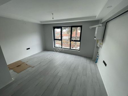 Tapu Kadastro Müdürlüğü Yanı Asansörlü, Kombili Geniş Sıfır Lüks 1+1 Daire