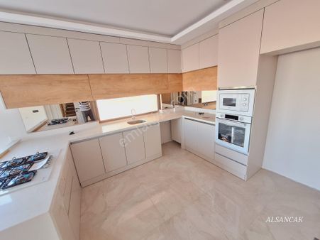Bağlıca Da Sitede 4+1+bodrum Yapılı Yapısız Villa Seçenekleri