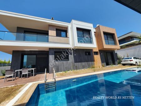 **rs Netten**kuşadası Soğucakta Full Deniz Manzaralı,,özel Havuzlu 4+1 Villa