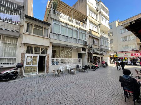 Karşıyaka Çarşıda Yatırımlık Satılık Bina