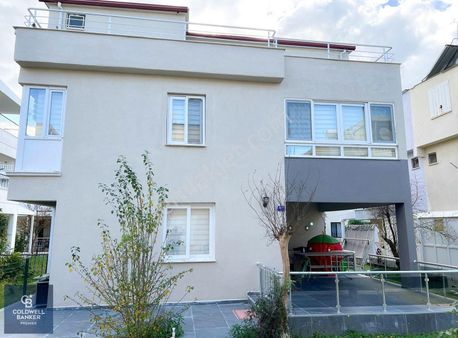 Kuşadası Davutlar' Da Denize 200 Mt Satılık Yazlık