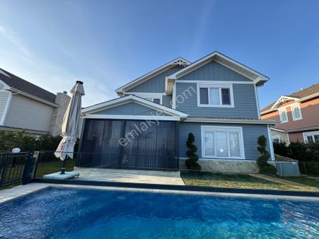 İstanbul Silivri Sunflower Çantaköy'de 5+1 Eşyalı Satılık Villa