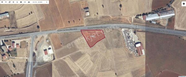 Uşak, Eşme, Elvanlar Mah. Uşak Yolu Üzeri 3.903 Metrekare Tarla, Uşak Yoluna 83 Metre Cepheli