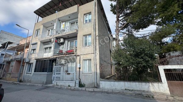 Bornova Pınarbaşı Kemalpaşa Mah.de Satılık 3+1 Daire