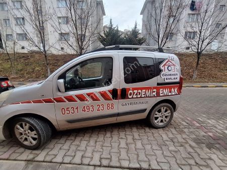 Özdemir Emlak,tan Çift Giriş Teraslı Park Manzaralı 4+1dubleks