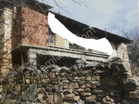 Uşak Sivaslı Müstakil Tapu Sahibi Perta Emlak Ümit Tahmaz