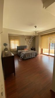 Merkezi Konumlu 250m,4+1daire