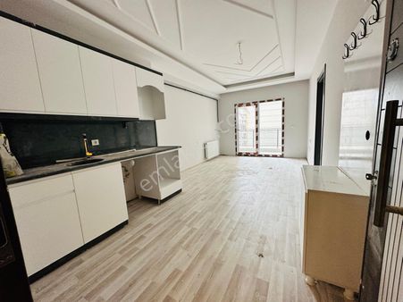 Dinç Emlaktan Satılık Sıfır 1+1 Devlet Hastane Karşısı