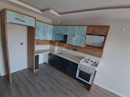 Pera Dan Ekim Ayı Fırsatı Cemil Temel Mevkii Çift Balkon Ön Cephe Ara Kat 2+1 Daire Satılık