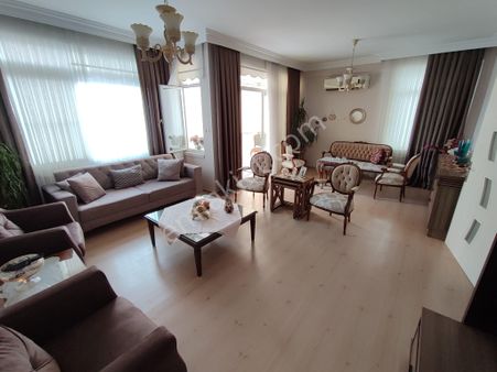 Cumhuriyet Mahallesinde Gmk Bulvarı Üzeri Asansörlü Satılık 3+1 Daire