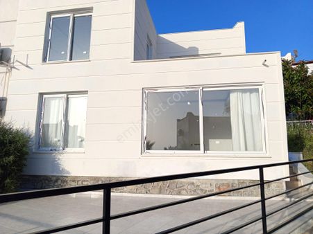 Stop’tan *eska İncebel Tatil Sitesinde* 3+1 Dublex Villa