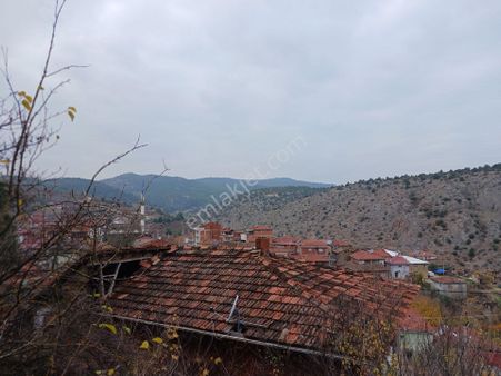 Bilecik Köy İçi 1.dönüm İçinde Ev