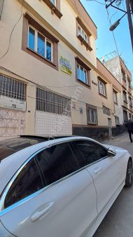 Perilikaya Mahallesinde Satılık Müstakil 3 Katlı Ev