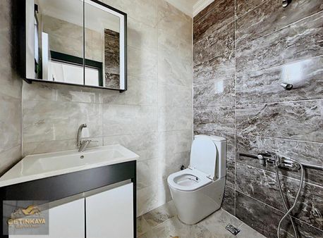 *çetinkayadan Satılık Tam Merkezde Deniz Manzaralı Villa...