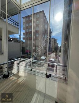 Royal Gayrimenkul'den Dere Mah.giray Sitesinde Satılık 3+1 140m2