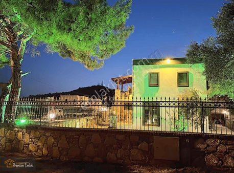 Bodrum Merkez' De 400 Mt2 İçinde 3+1 Müstaki Bahçeli Lüks Daire.