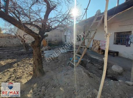Şeker Kaykubat Mahallesinde Satılık Hisseli Ev Ve Arsası