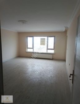 Ali Özcan Gayrimenkul'den Alcı Mahallesinde 3+1 Yapılı Daire