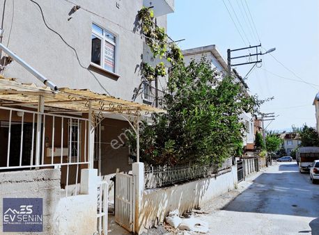 Körfez Esentepe Mh. Bahçeli,üç Daireli Çok Bakımlı Satılık Bina